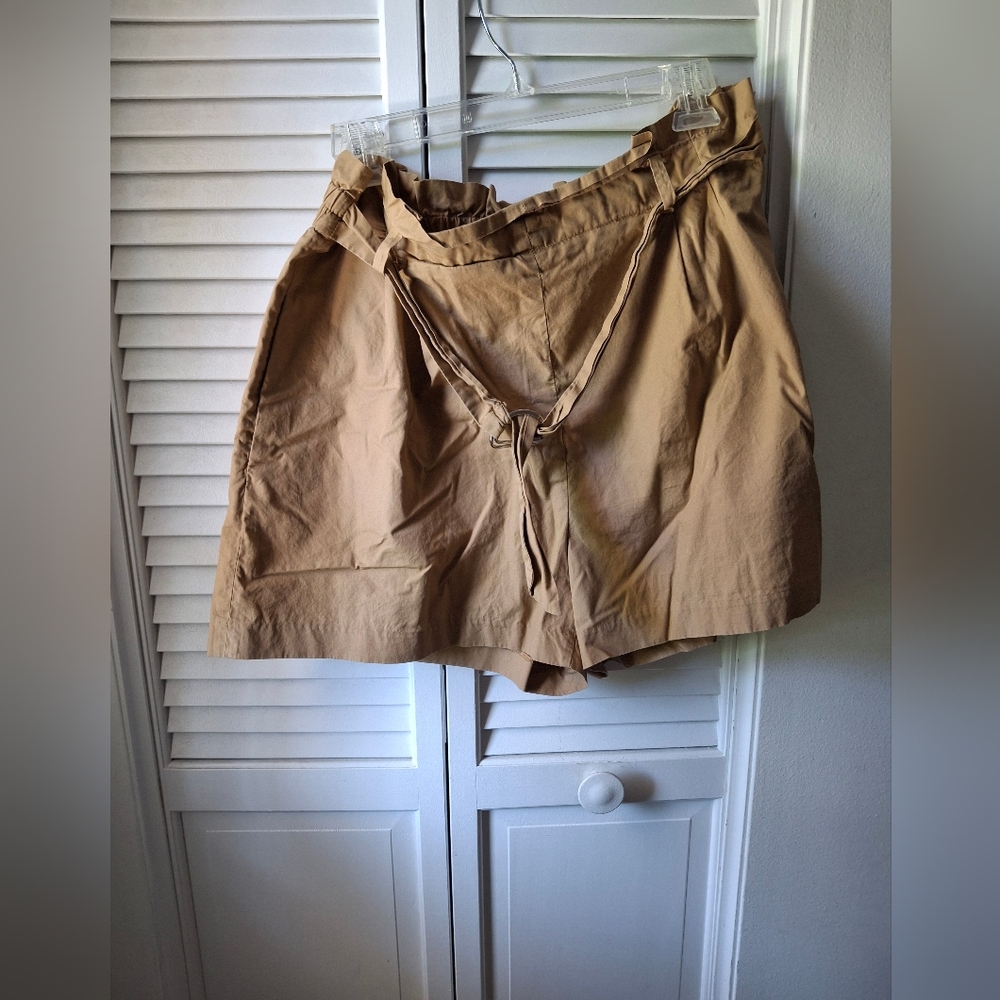 Zara Tan Cargo Shorts with Relaxed Fit and Tie Belt